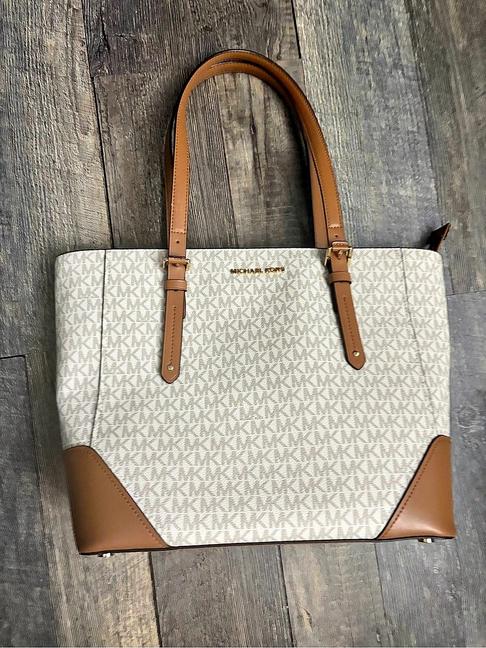 Michael Kors Aria Large Signature Logo Tote Bag in Brown & White